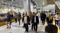 Gubernur Sulteng Anwar Hafid (AH) tiba di Bandara Mutiara Sis Al Jufri di Palu bersama Kepala Badan Gizi Nasional (BGN) RI, Dr. Ir. Dadan Hindayana, Kamis pagi (25/9-2025).