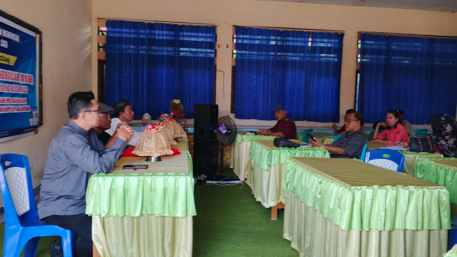 Pelaksanaan rapat bulanan Musyawarah Kerja Kepala Sekolah (MKKS) tingkat SMA di wilayah Kota Palu, Sulawesi Tengah