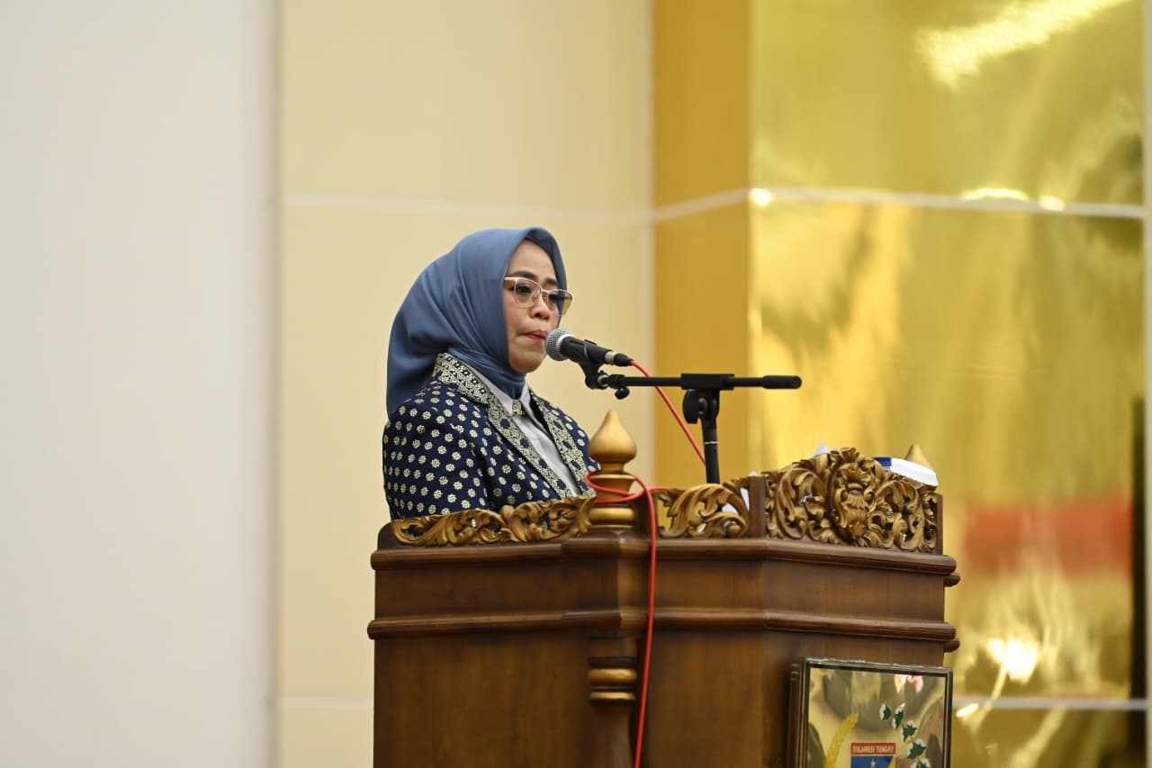 Sekretaris Daerah Provinsi Sulawesi Tengah, Dra. Novalina
