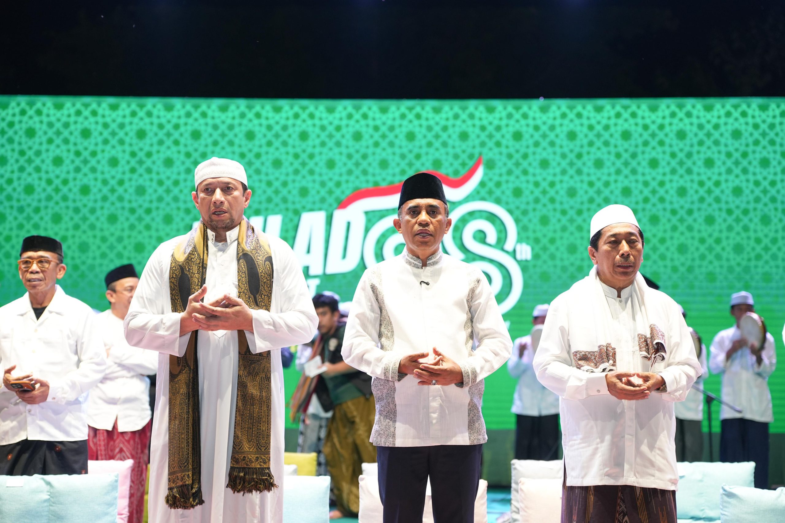 Ketua Utama Alkhairaat, Habib Alwi bin Saggaf Al-Jufri, bersama Gubernur Sulteng.