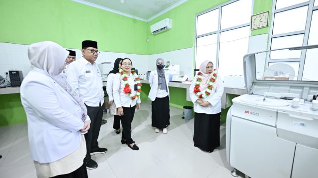 meninjau sejumlah fasilitas kesehatan di RSUD Mokopido