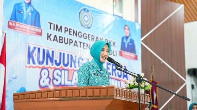 Ketua Tim Penggerak PKK Provinsi Sulawesi Tengah, Sry Nirwanti Bahasoan