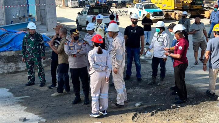 Kepolisian Resor (Polres) Morowali melakukan olah TKP atas peristiwa kebakaran menara Scrubber milik PT. Sulawesi Nickel Cobalt (SLNC) pada Minggu 12 Oktober 2025.