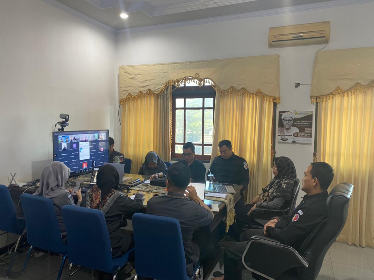 Bawaslu Provinsi Sulawesi Tengah menggelar Rapat Sosialisasi Persiapan Pendidikan Pengawas Partisipatif Dalam Jaringan (Daring) bersama Bawaslu Kabupaten/Kota se-Provinsi Sulawesi Tengah, Palu, Selasa (14/10/2025).